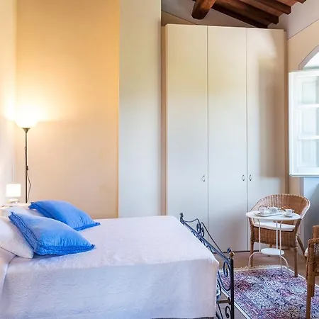 Pucci 12, Emma Willa Monte San Savino