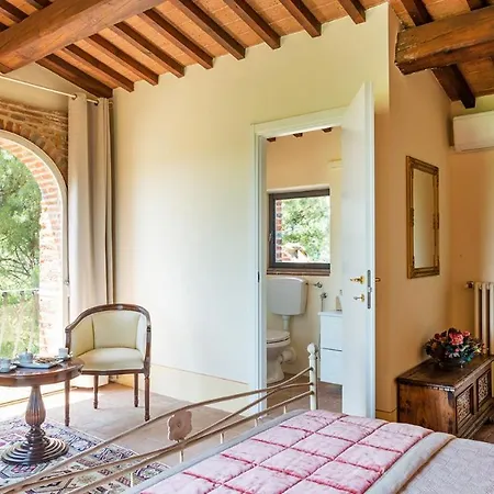 Pucci 12, Emma Villa