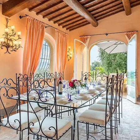 Pucci 12, Emma Willa *