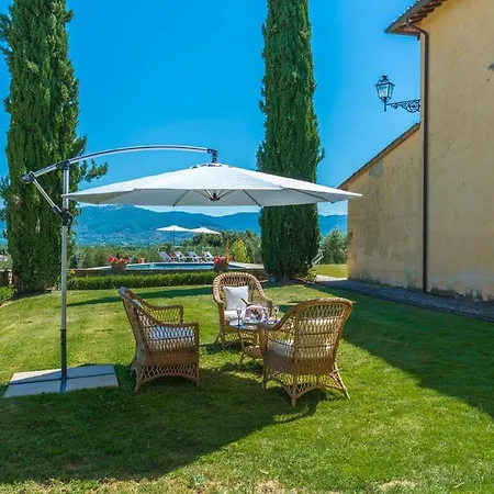 Pucci 12, Emma Villa Monte San Savino