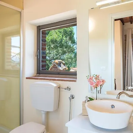 Pucci 12, Emma Willa *