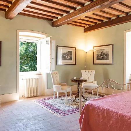 Pucci 12, Emma Villa Monte San Savino