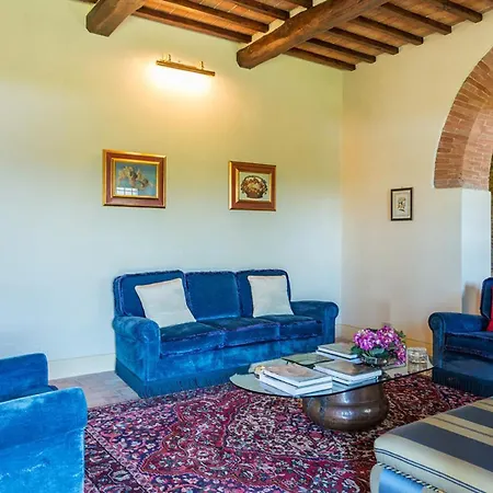 Pucci 12, Emma Villa Monte San Savino