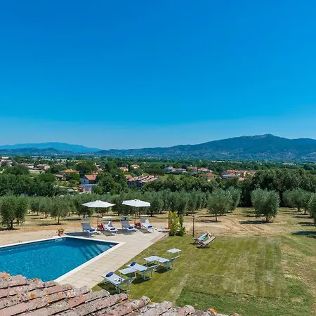 Pucci 12, Emma Villa Monte San Savino