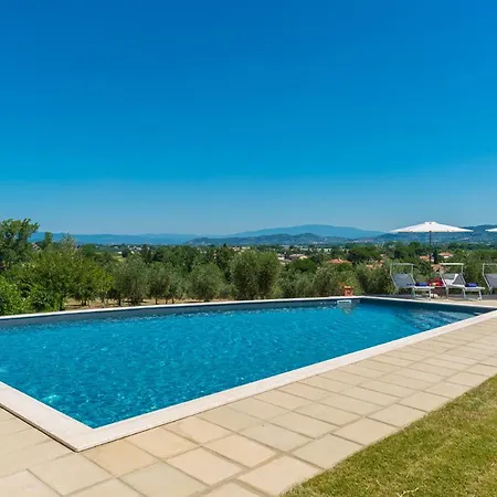 Pucci 12, Emma Villa Monte San Savino